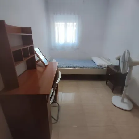 Planta Baja, Bien Comunicada, Cerca De La Playa Appartamento *