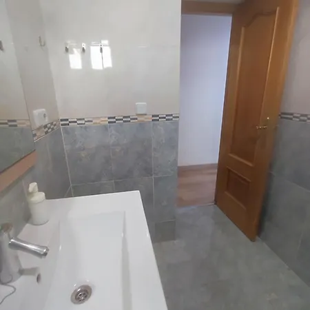 Apartment Planta Baja Bien Comunicada Cerca De La Playa *