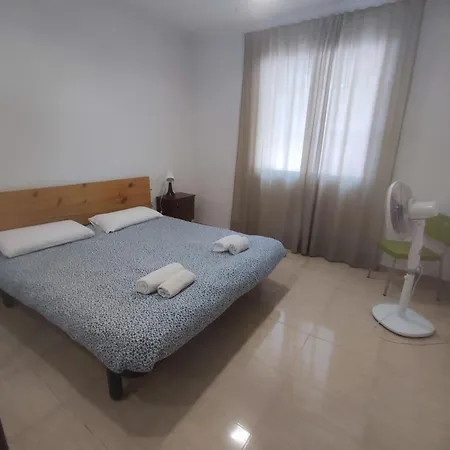 Planta Baja Bien Comunicada Cerca De La Playa * Valencia