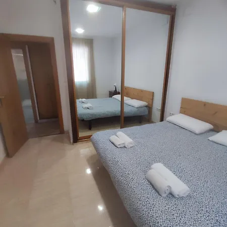 Planta Baja, Bien Comunicada, Cerca De La Playa Appartamento Valenza